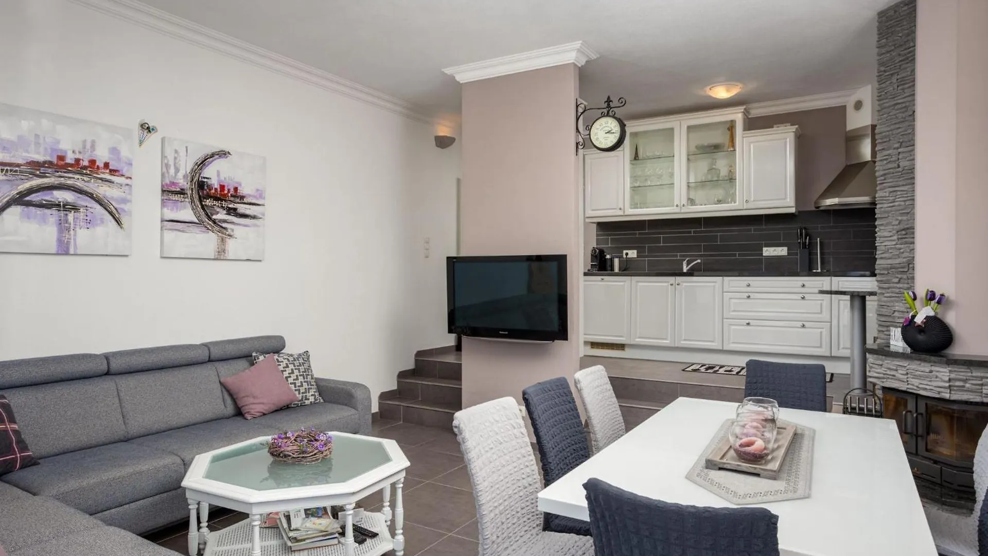 Villa Palavra - Apartments With Amazing Views And Shared Heated Pool Trogir