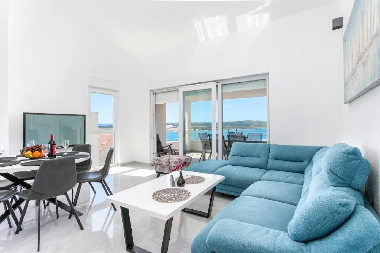 Villa Palavra - Apartments With Amazing Views And Shared Heated Pool Trogir Croatia