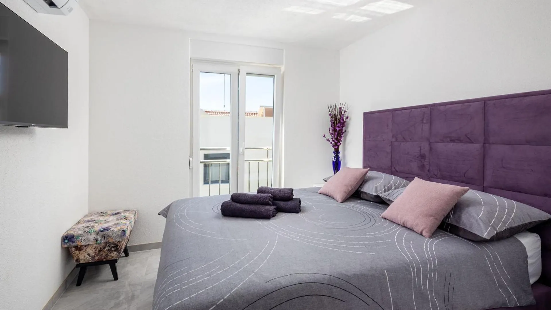 Villa Palavra - Apartments With Amazing Views And Shared Heated Pool Trogir 0*,