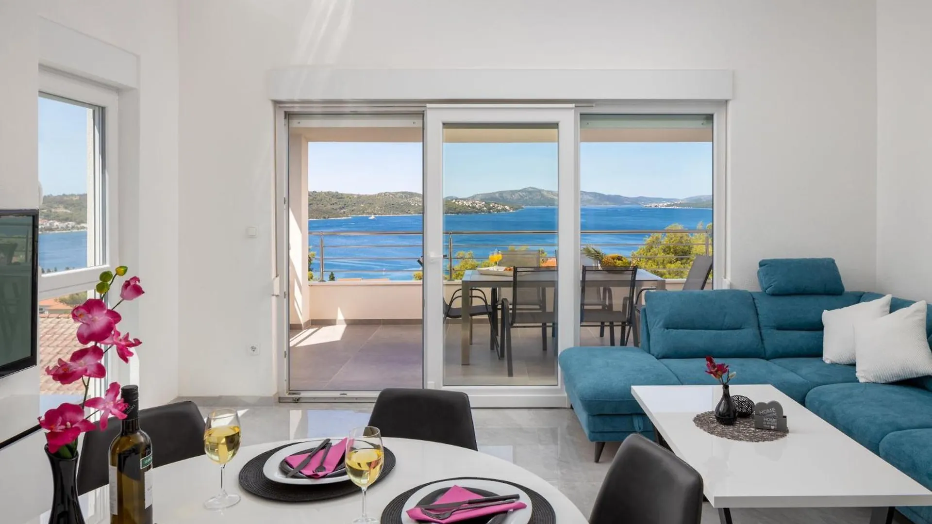 Villa Palavra - Apartments With Amazing Views And Shared Heated Pool Trogir
