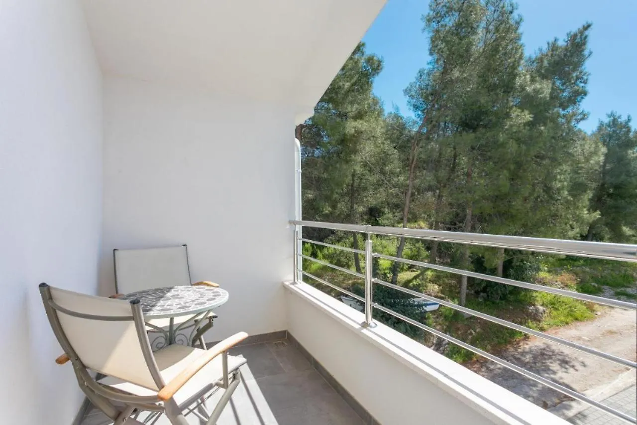 Villa Palavra - Apartments With Amazing Views And Shared Heated Pool Trogir
