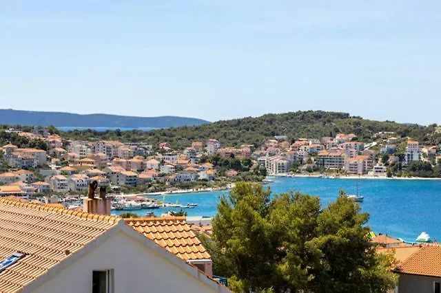 Villa Palavra - Apartments With Amazing Views And Shared Heated Pool Trogir