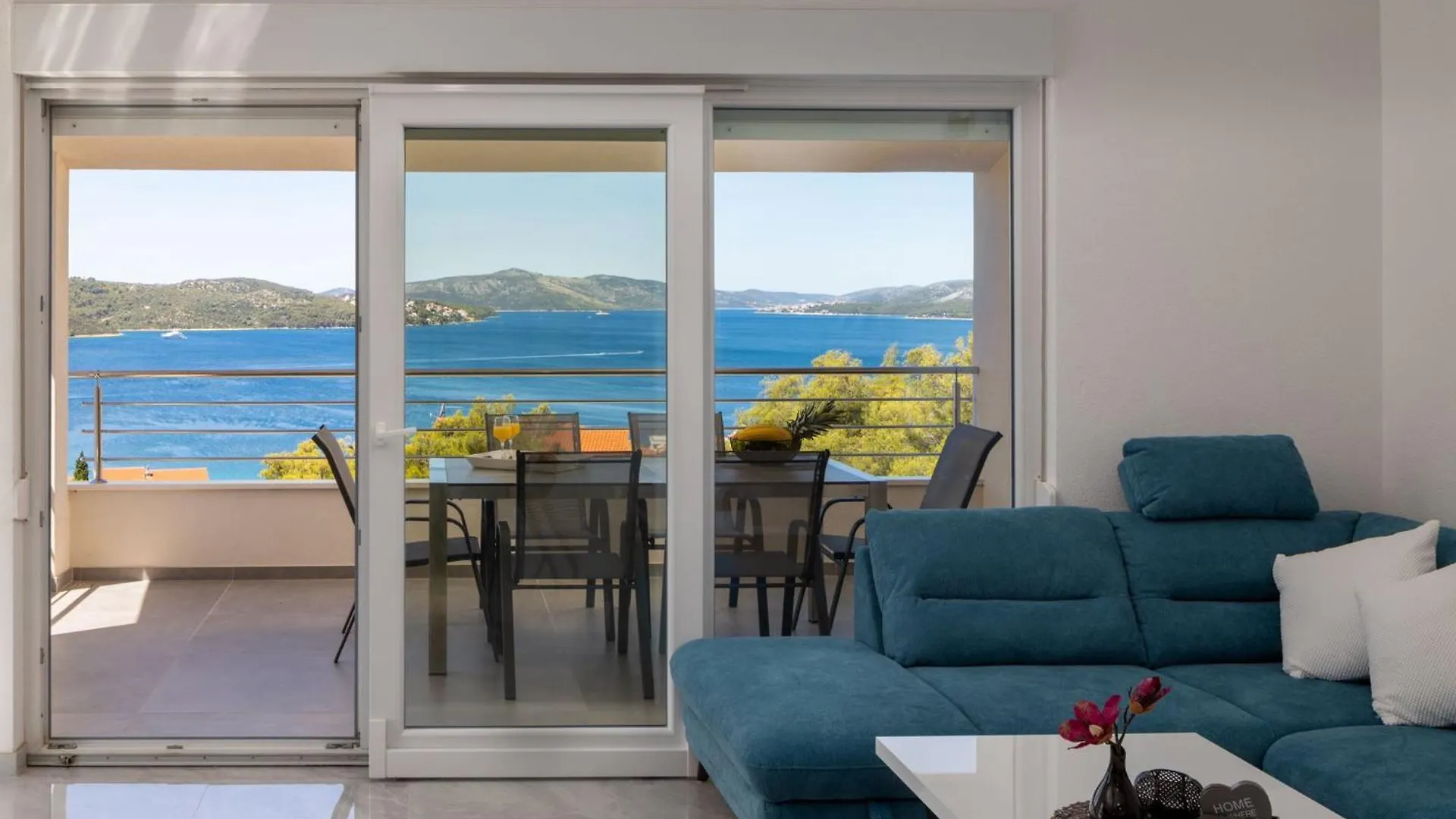 Villa Palavra - Apartments With Amazing Views And Shared Heated Pool Trogir