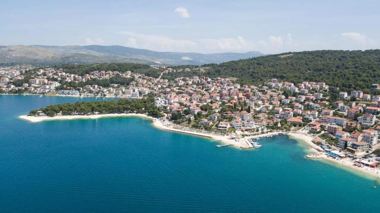 Villa Palavra - Apartments With Amazing Views And Shared Heated Pool Trogir 0*,  Croatia