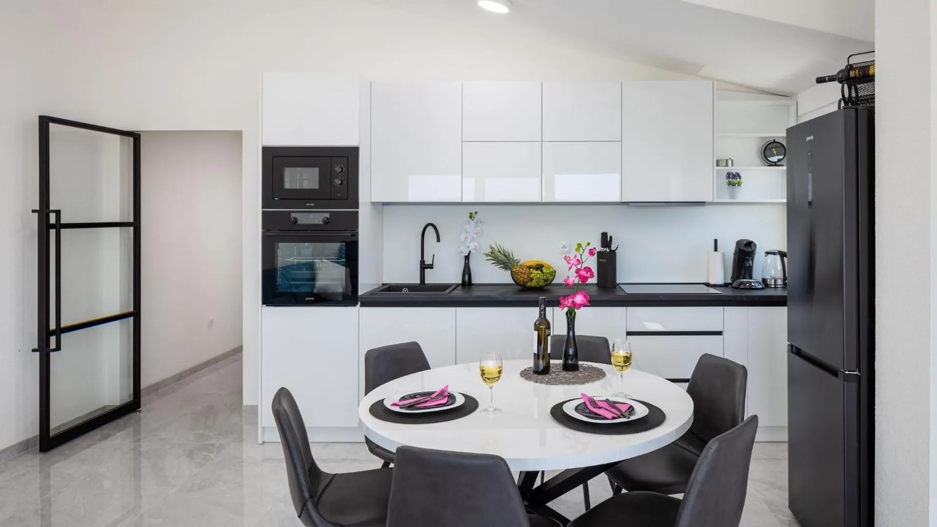 Villa Palavra - Apartments With Amazing Views And Shared Heated Pool Τρογκίρ 0*,  Κροατία