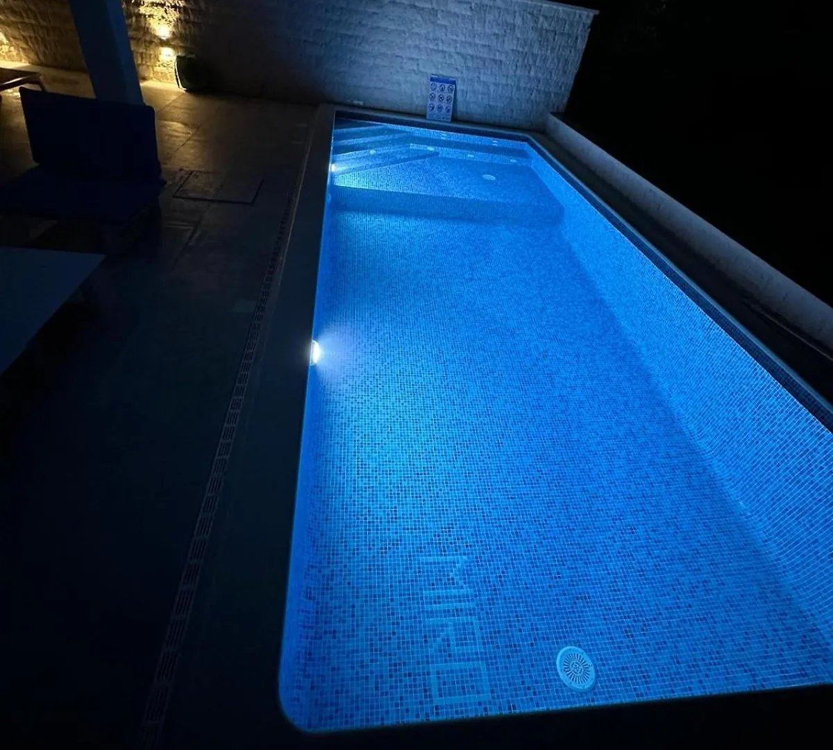 Villa Palavra - Apartments With Amazing Views And Shared Heated Pool Trogir