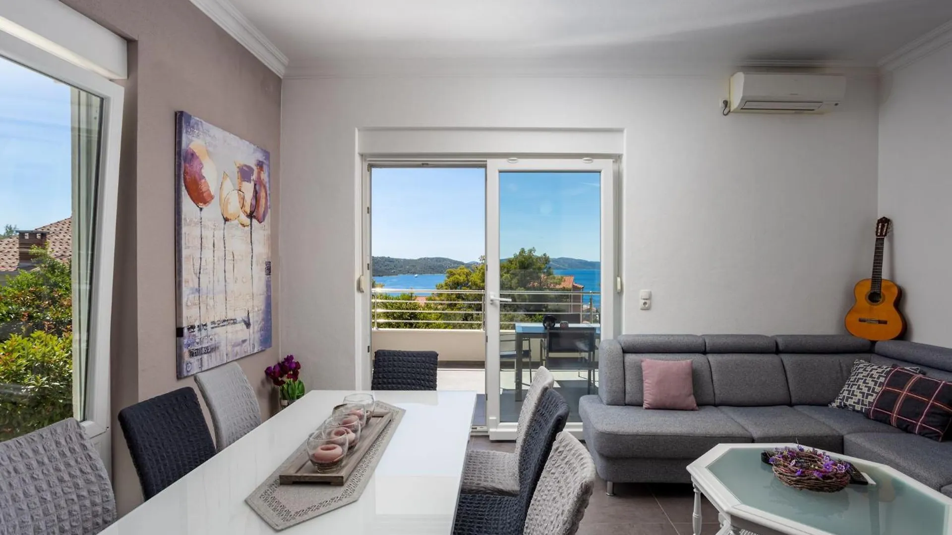 Villa Palavra - Apartments With Amazing Views And Shared Heated Pool Trogir