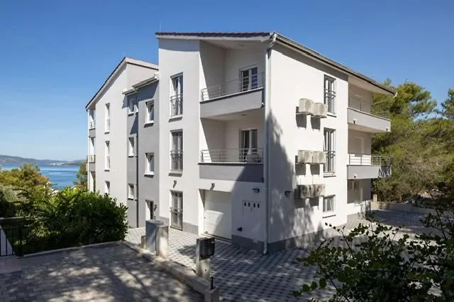 Villa Palavra - Apartments With Amazing Views And Shared Heated Pool Trogir 0*,  Croatia