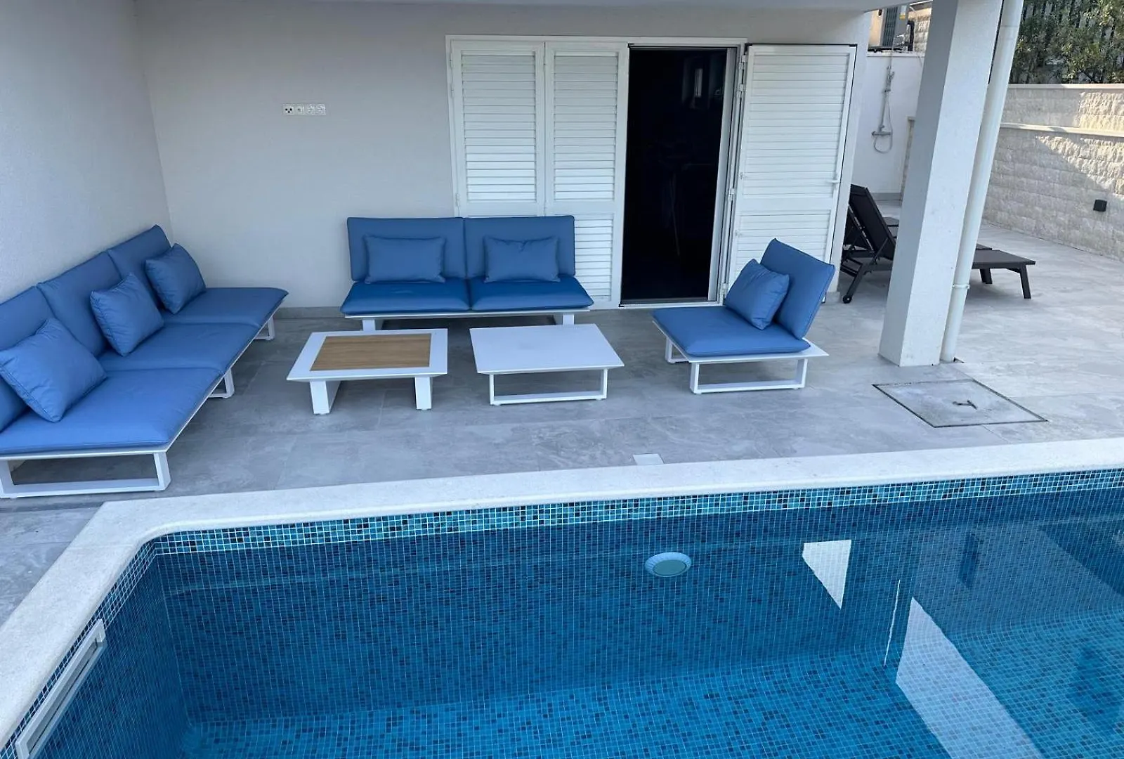 Villa Palavra - Apartments With Amazing Views And Shared Heated Pool Trogir